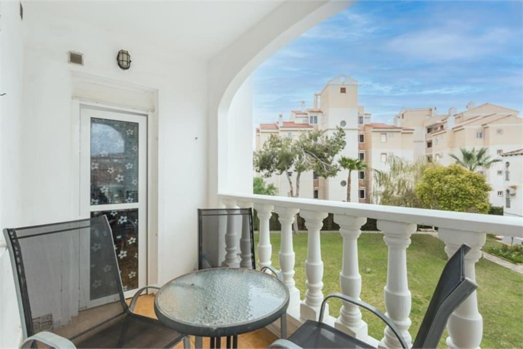 Beautiful Apartment With 2 Bedrooms Close To Beach Torrevieja Exterior photo